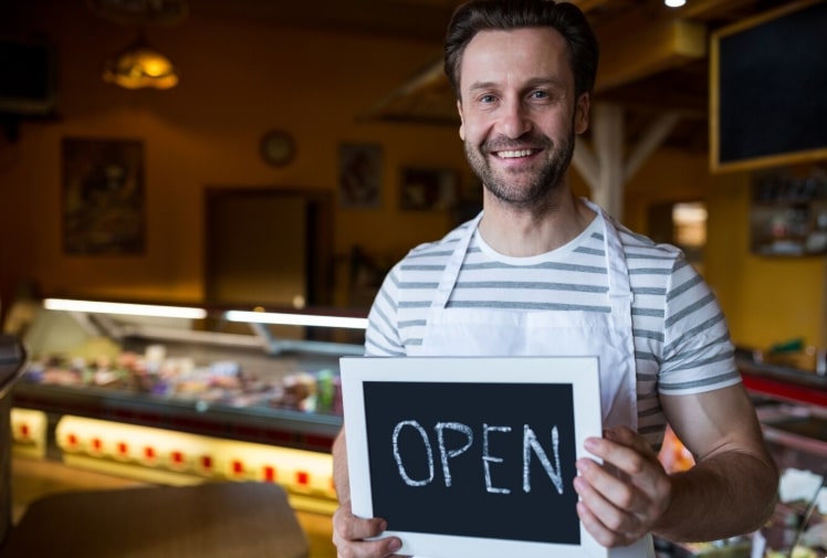 how to market a new restaurant